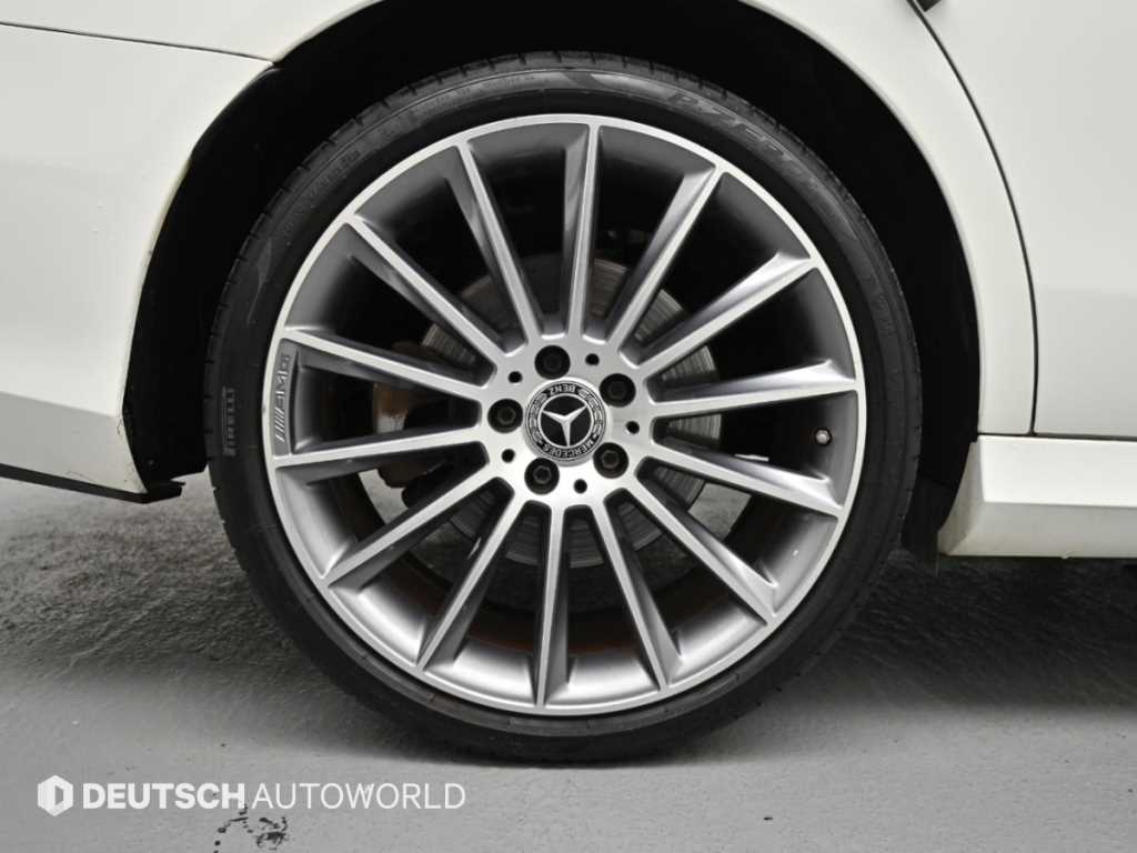 Mercedes-Benz E-Class — photo 05