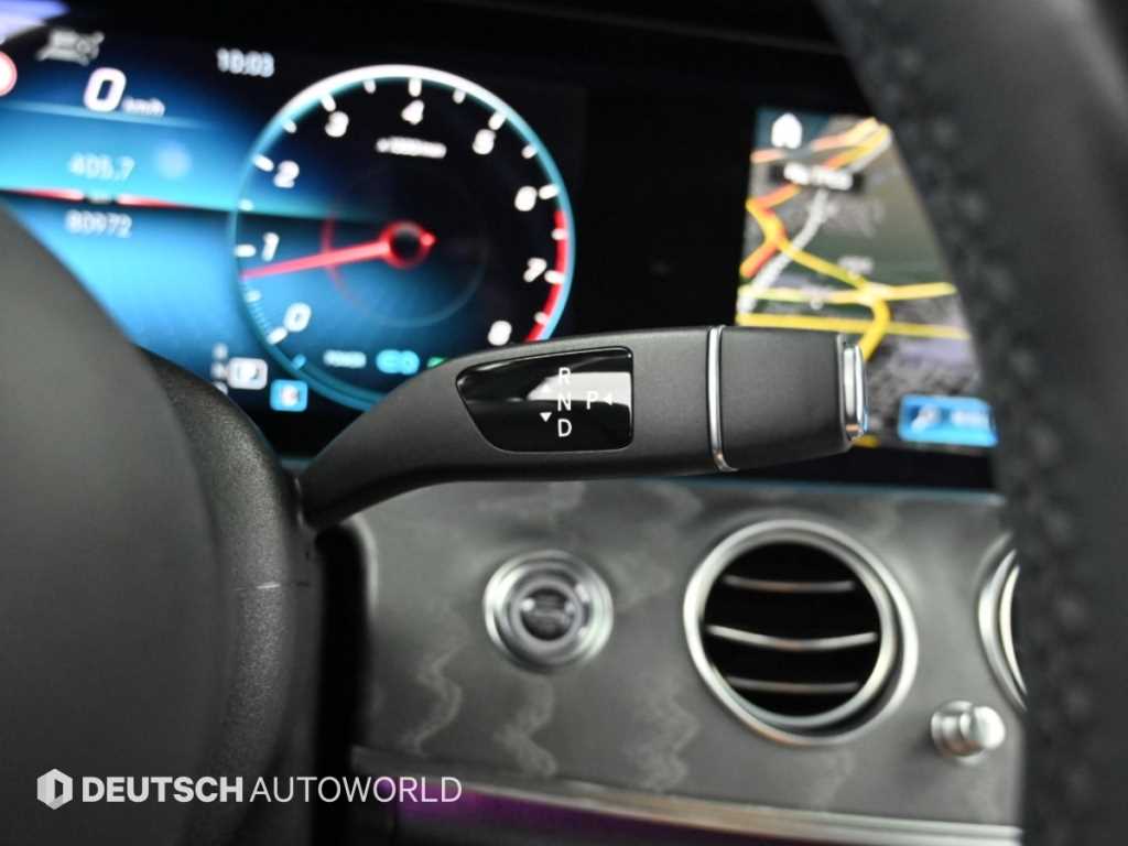 Mercedes-Benz E-Class — photo 09
