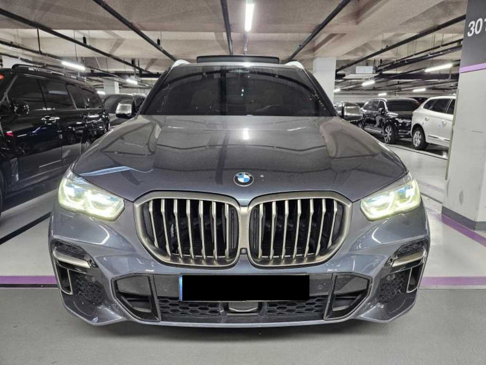BMW X5 — photo 01