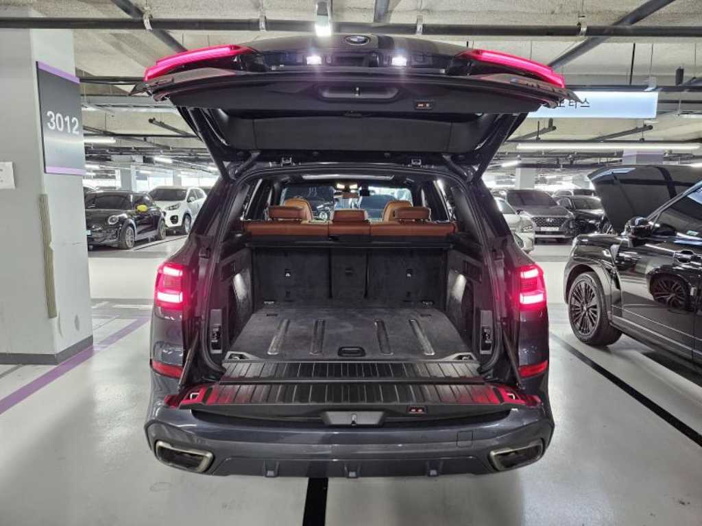 BMW X5 — photo 03
