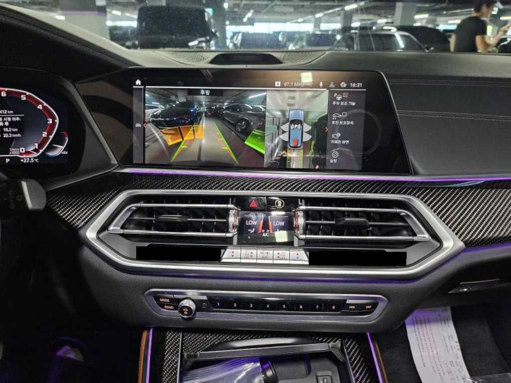 BMW X5 — photo 06