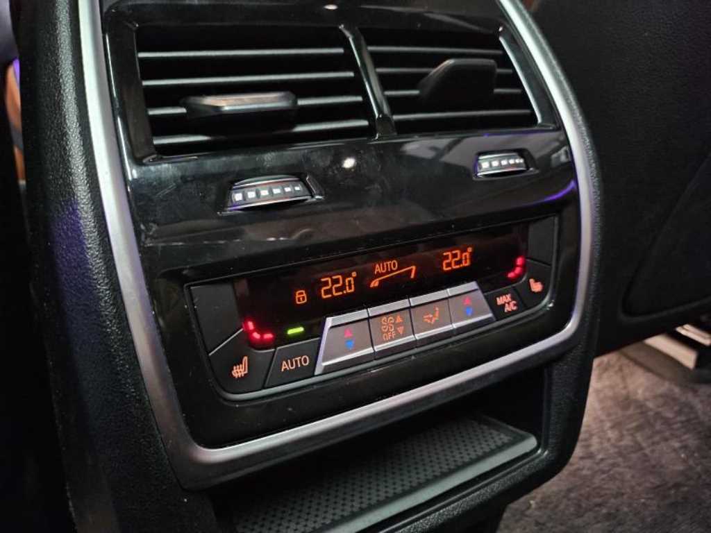 BMW X5 — photo 15