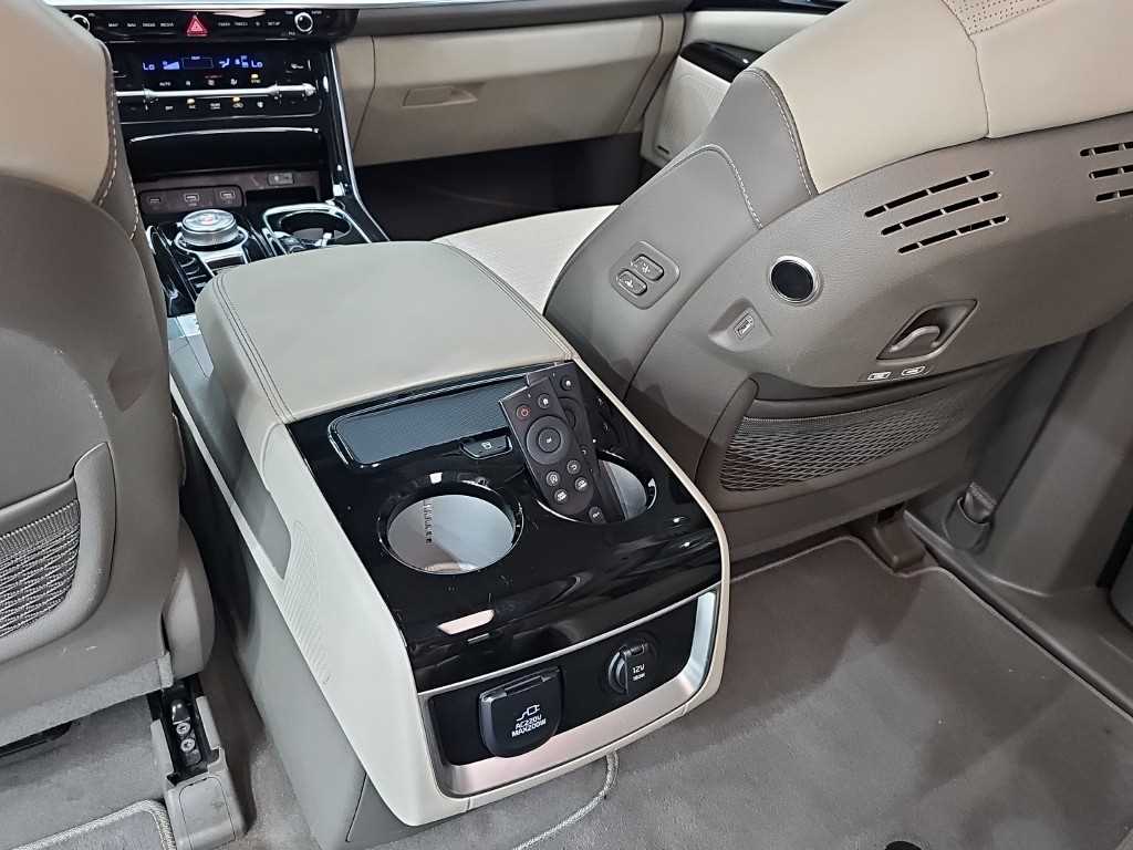 Kia Carnival — photo 13