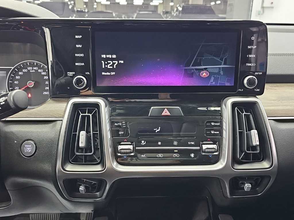 Kia Sorento — photo 10