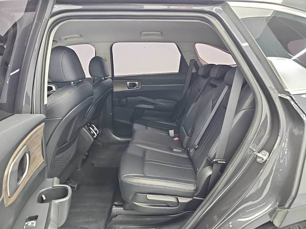 Kia Sorento — photo 12