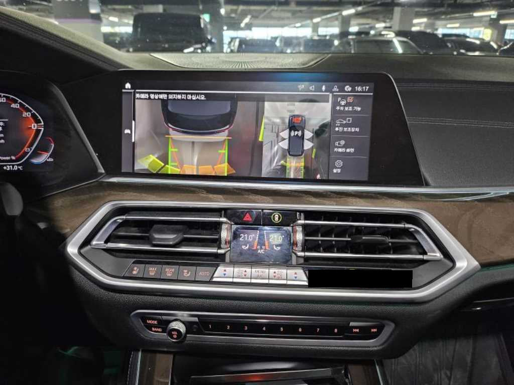 BMW X5 — photo 06