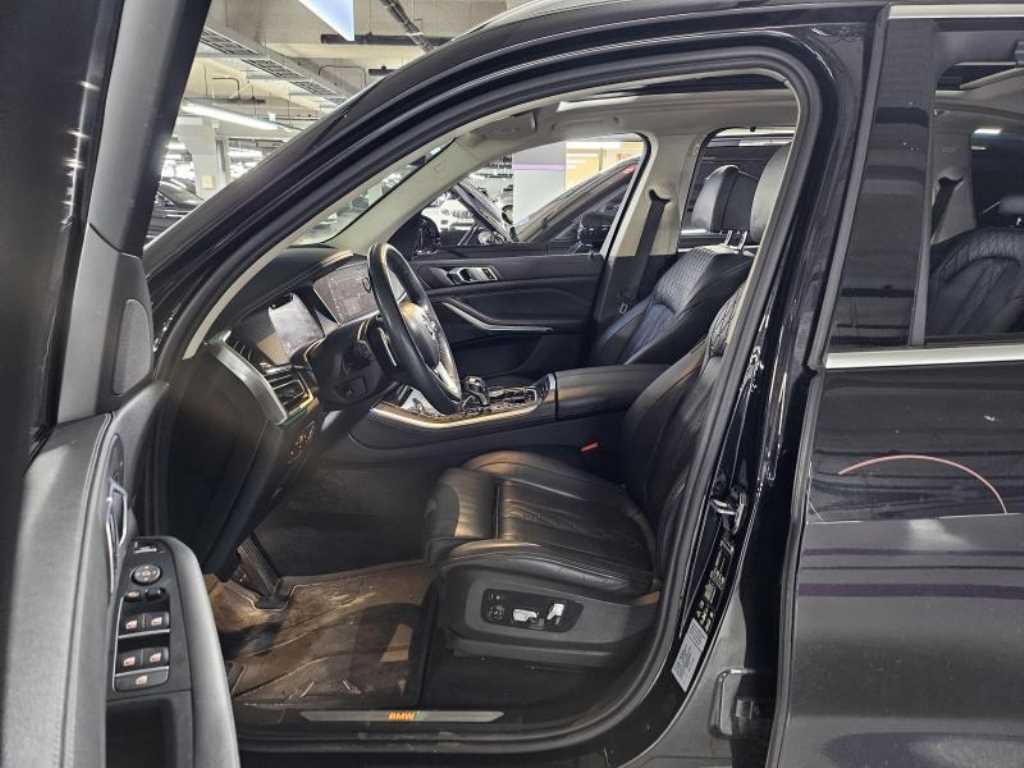 BMW X5 — photo 12