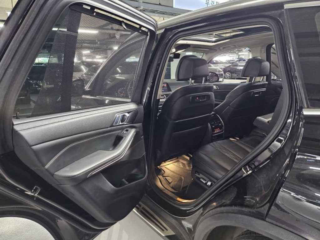 BMW X5 — photo 13