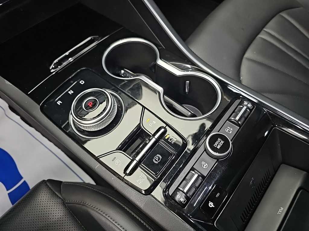Kia K5 — photo 08