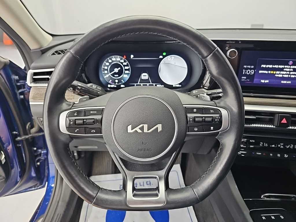 Kia K5 — photo 09