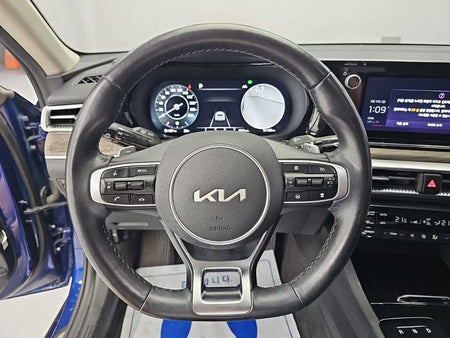 Kia K5 — photo 09
