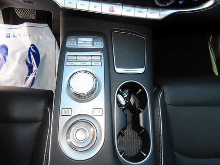 Genesis GV70 — photo 11