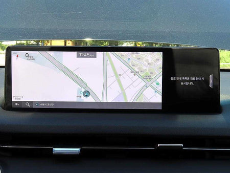 Genesis GV70 — photo 13