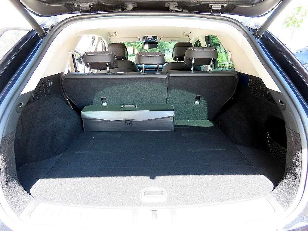 Genesis GV70 — photo 16