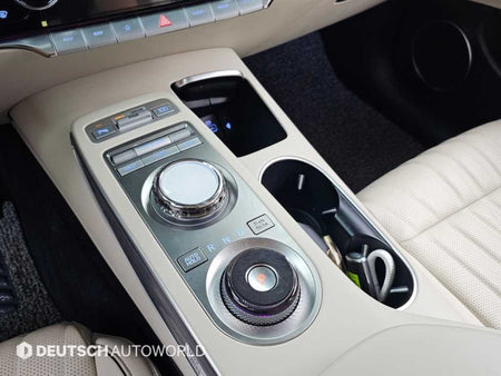 Genesis GV70 — photo 09