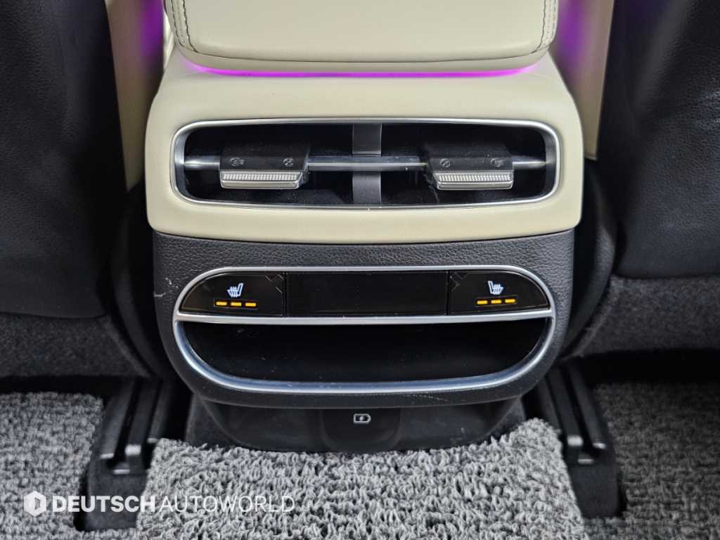 Genesis GV70 — photo 16