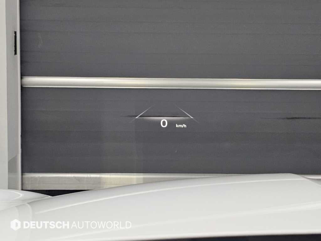 Genesis GV70 — photo 18