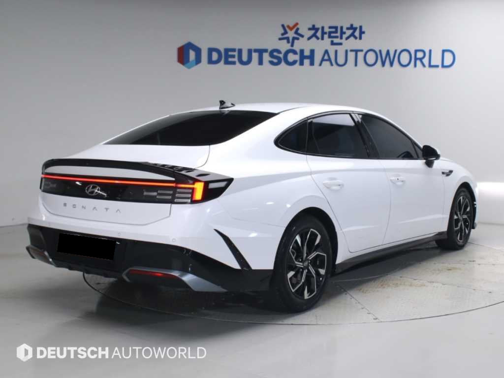 Hyundai Sonata — photo 02