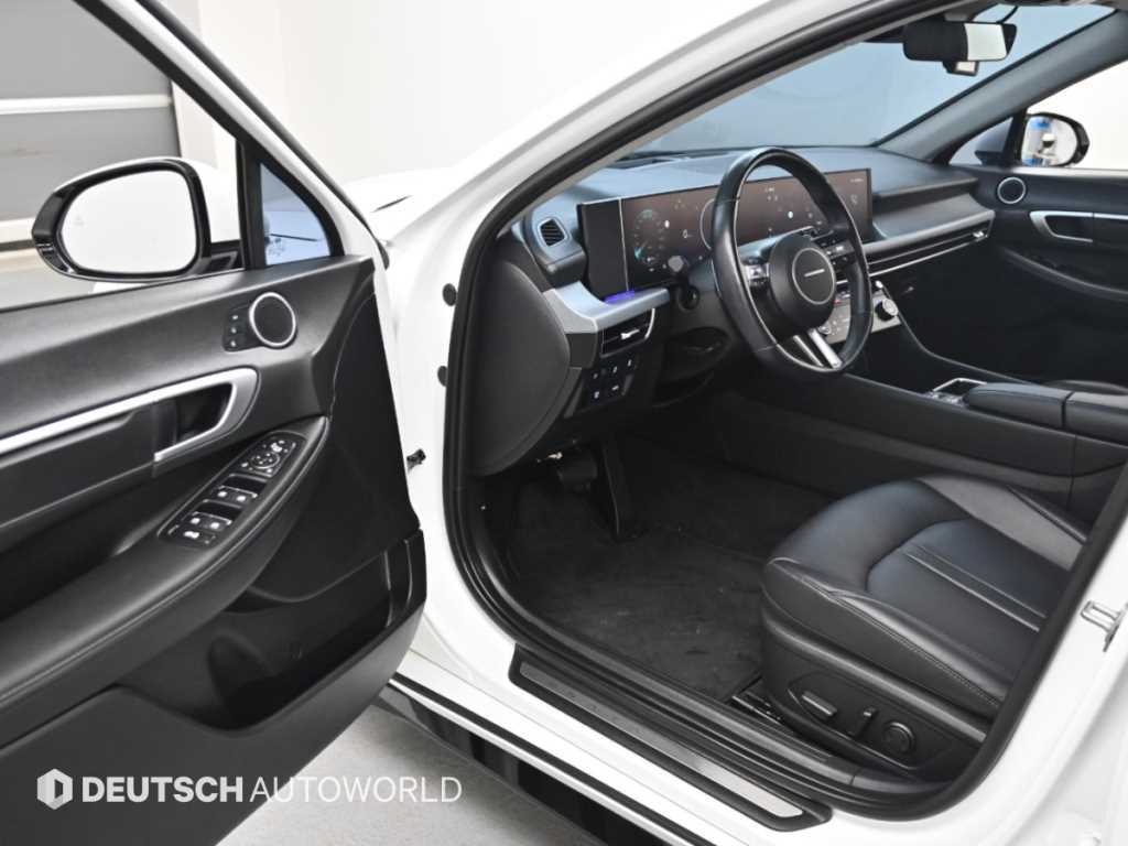 Hyundai Sonata — photo 11