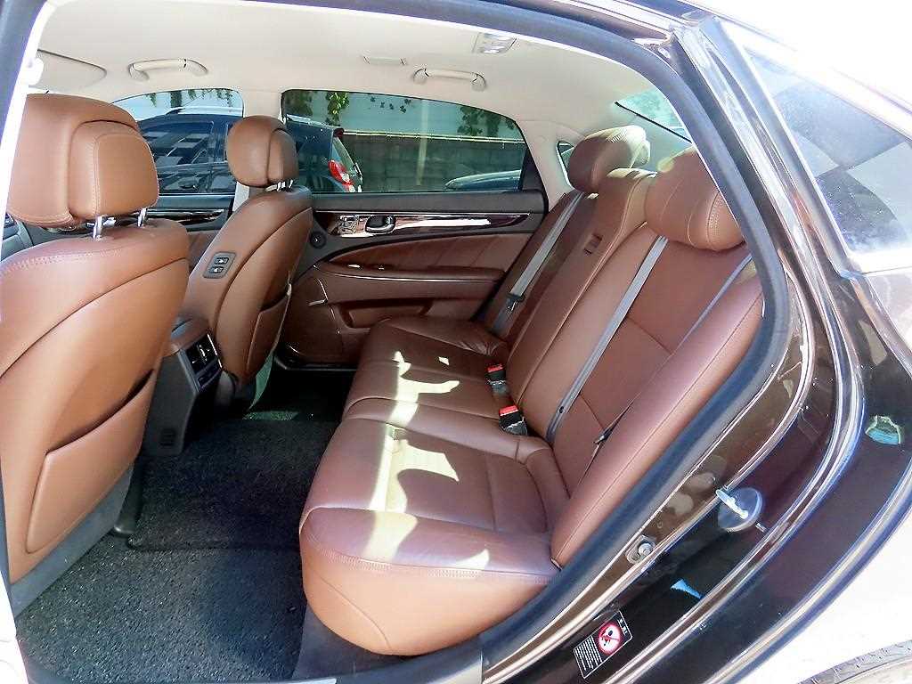 Hyundai Equus — photo 06