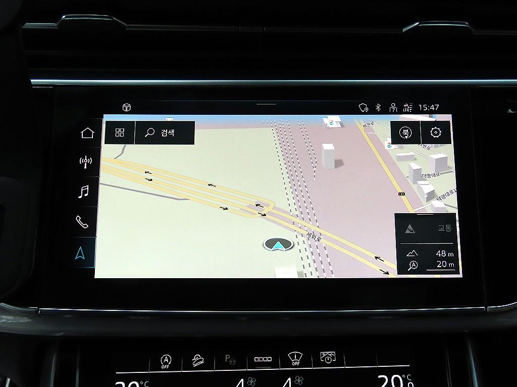 Audi Q8 — photo 13