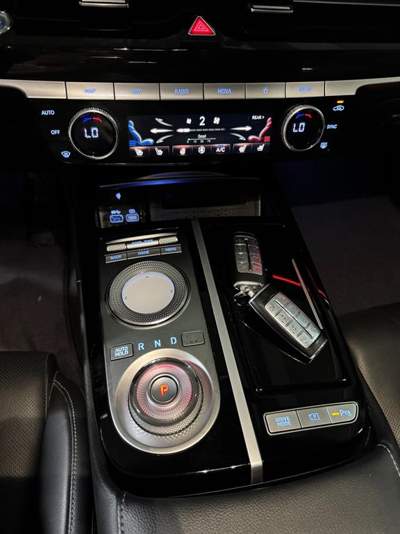 Genesis G80 — photo 15