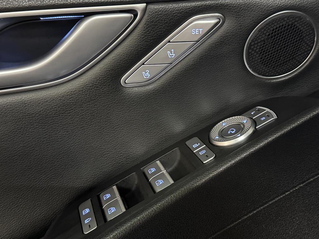 Genesis G80 — photo 16
