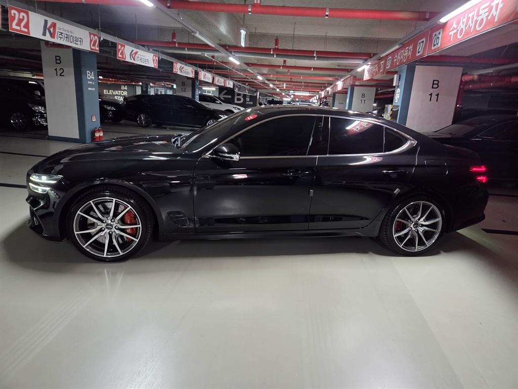 Genesis G70 — photo 03