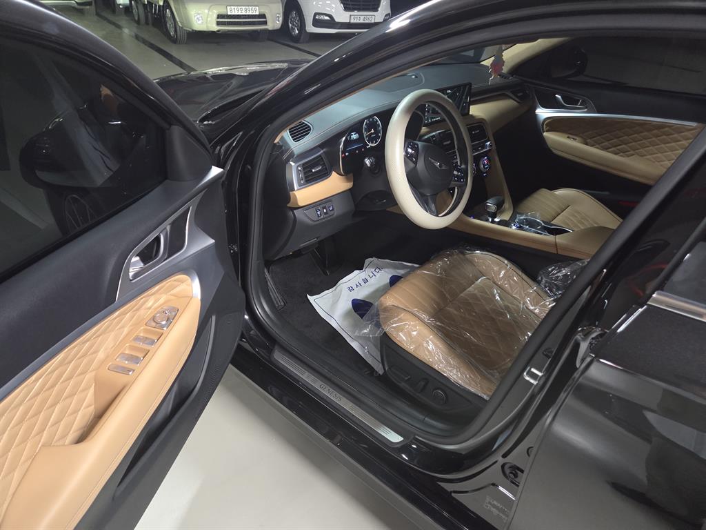 Genesis G70 — photo 06