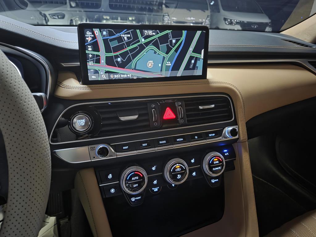 Genesis G70 — photo 09