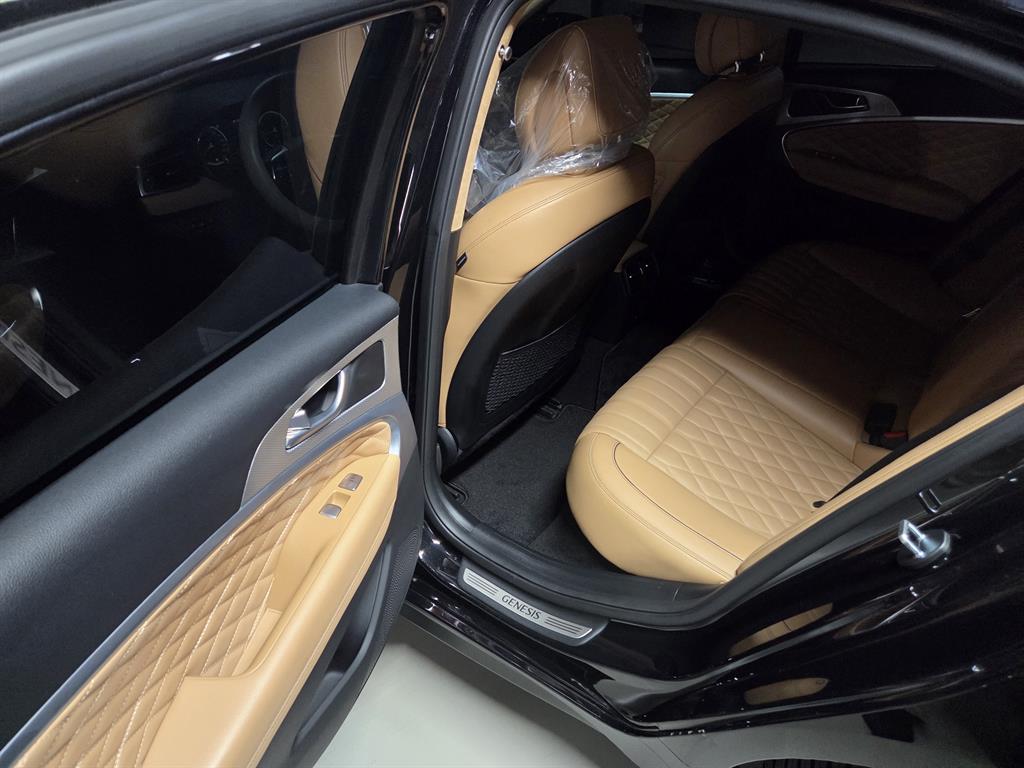 Genesis G70 — photo 12