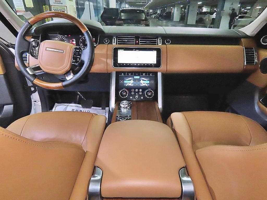 Land Rover Range Rover — photo 10