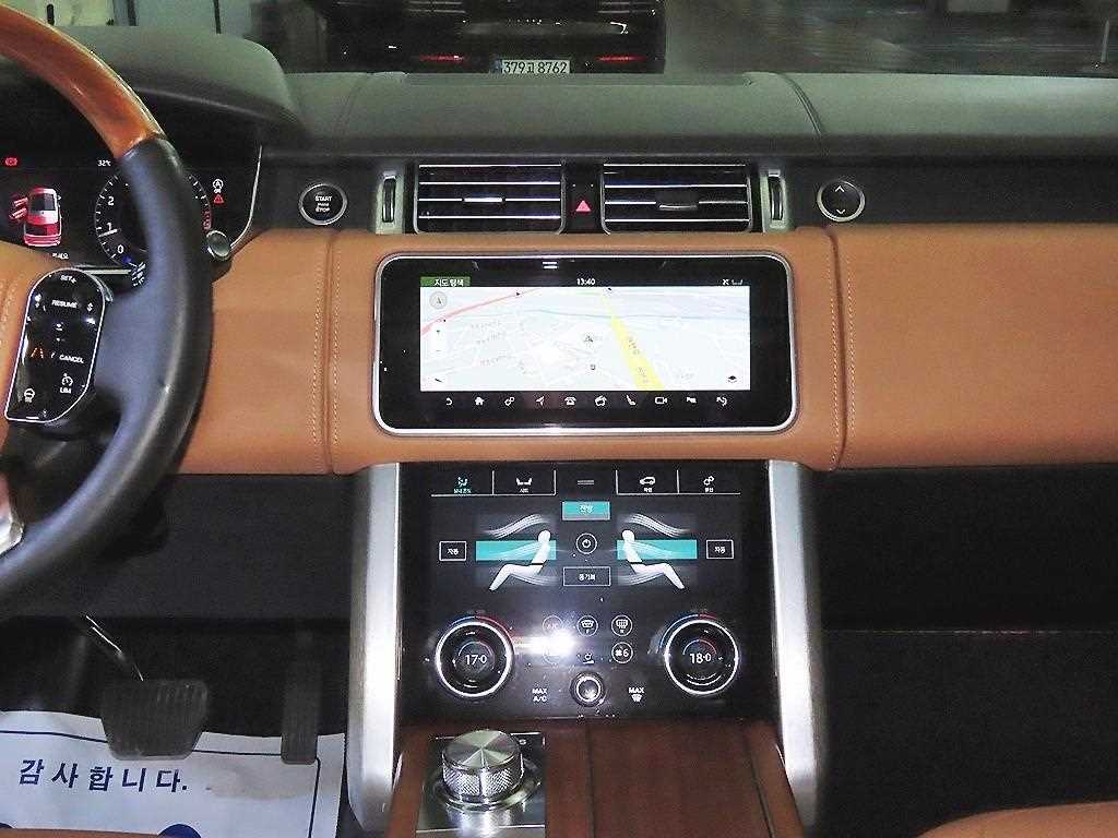 Land Rover Range Rover — photo 11