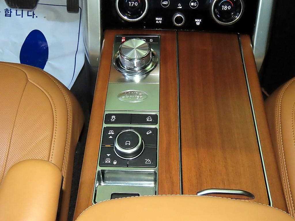 Land Rover Range Rover — photo 12
