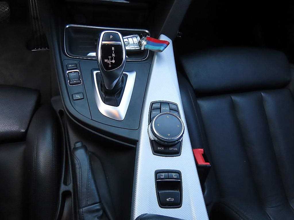 BMW 4-Series — photo 11