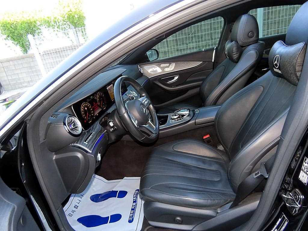 Mercedes-Benz CLS-Class — photo 05