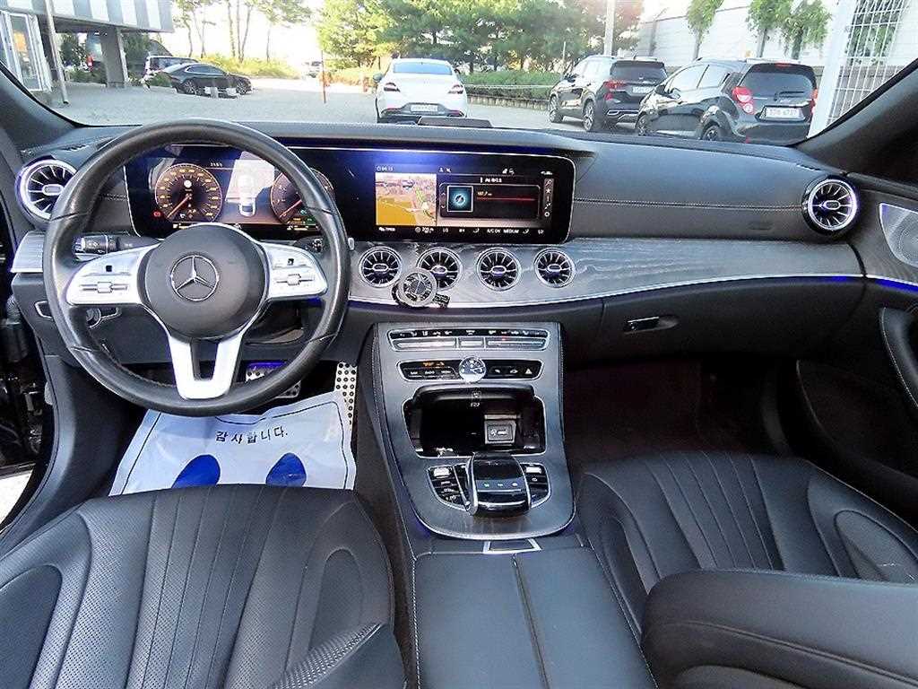 Mercedes-Benz CLS-Class — photo 07