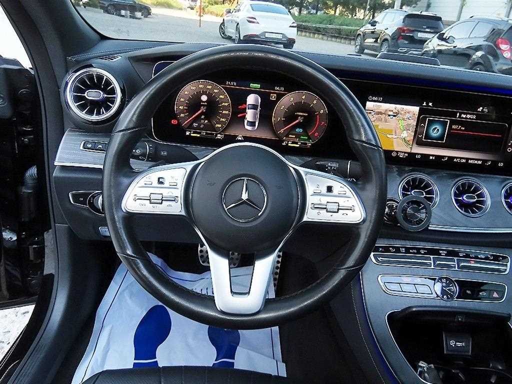 Mercedes-Benz CLS-Class — photo 08