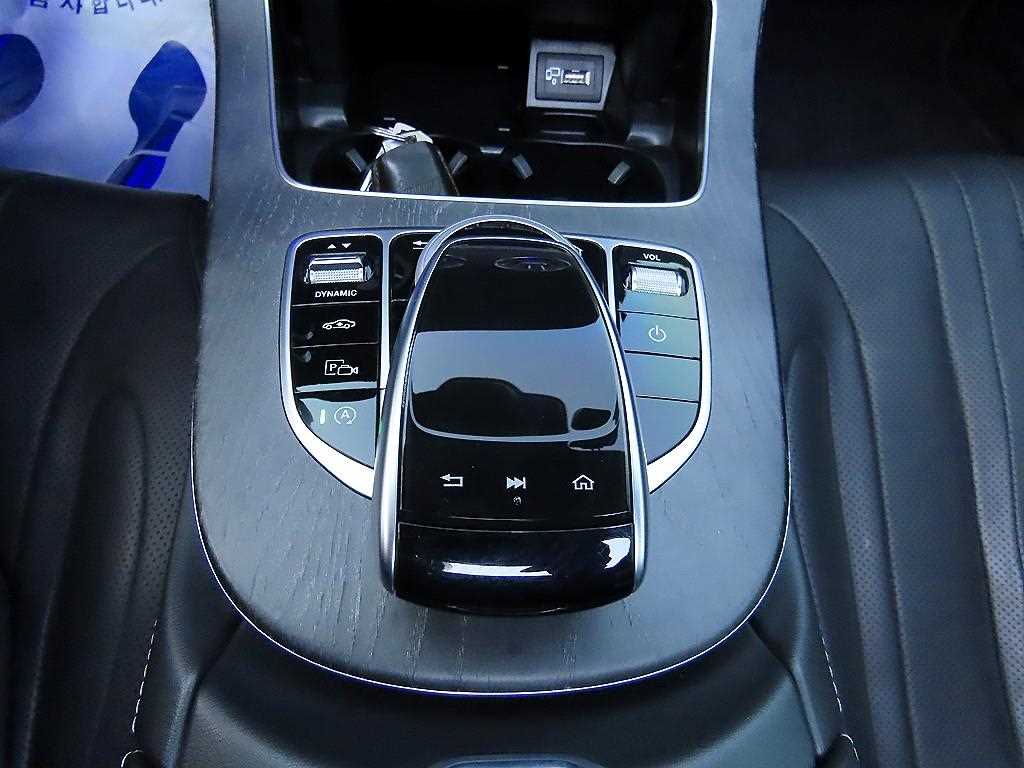 Mercedes-Benz CLS-Class — photo 14