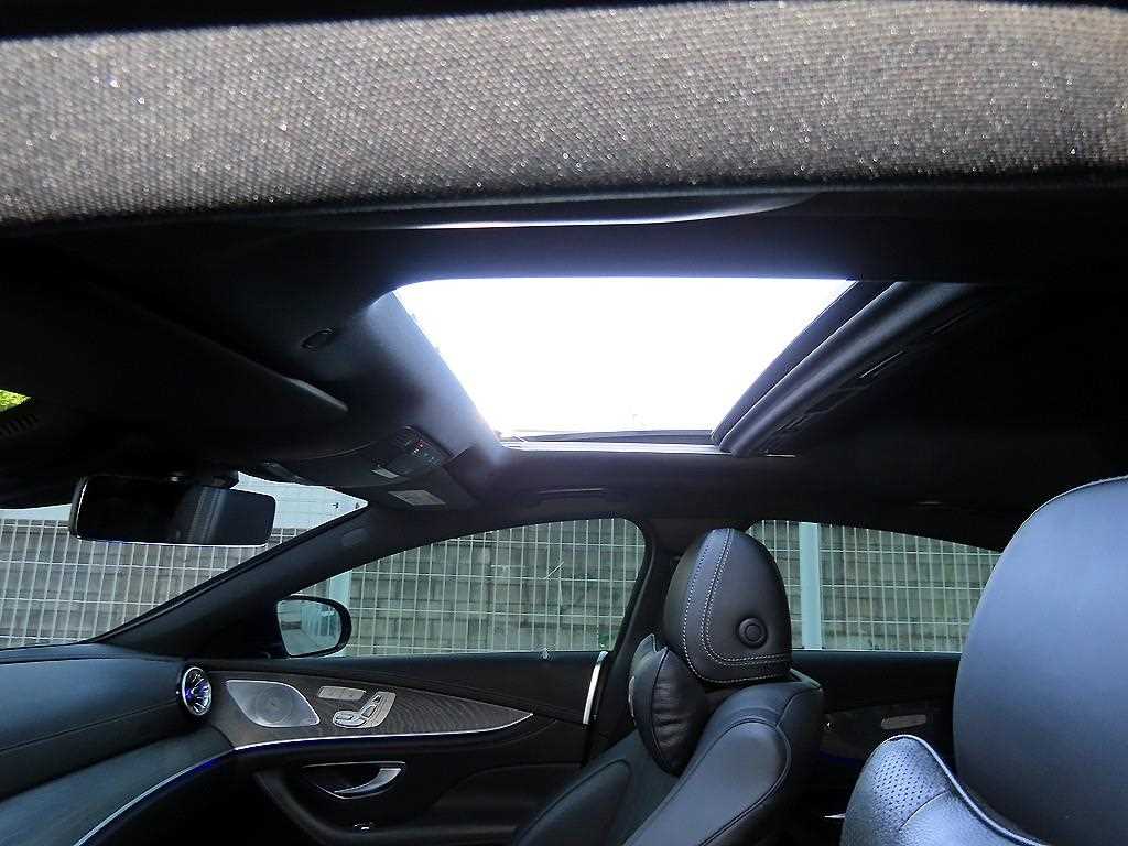Mercedes-Benz CLS-Class — photo 16
