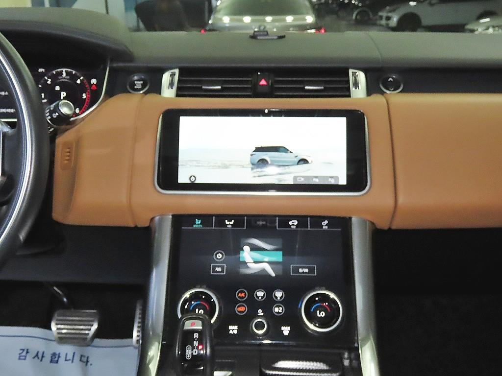 Land Rover Range Rover Sport — photo 11
