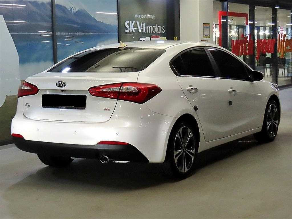 Kia K3 — photo 04