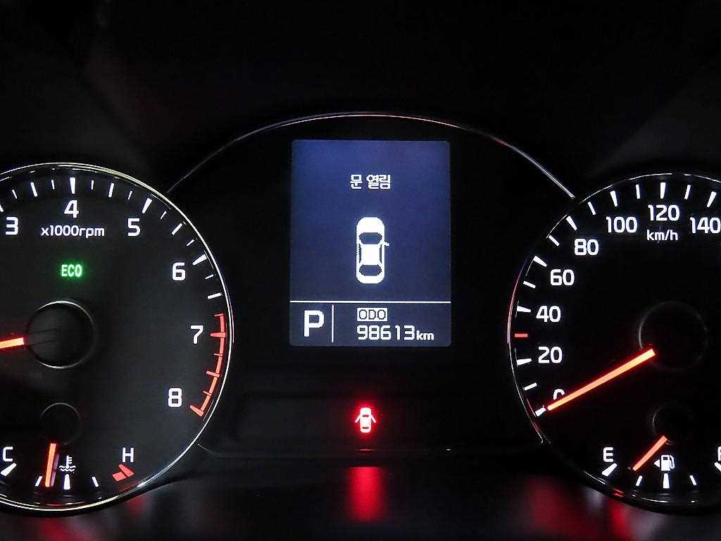 Kia K3 — photo 09