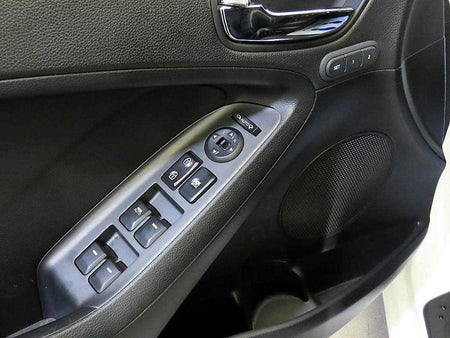 Kia K3 — photo 13