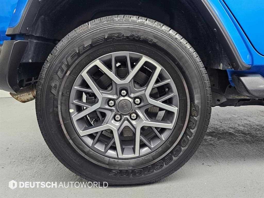 Jeep Wrangler — photo 05