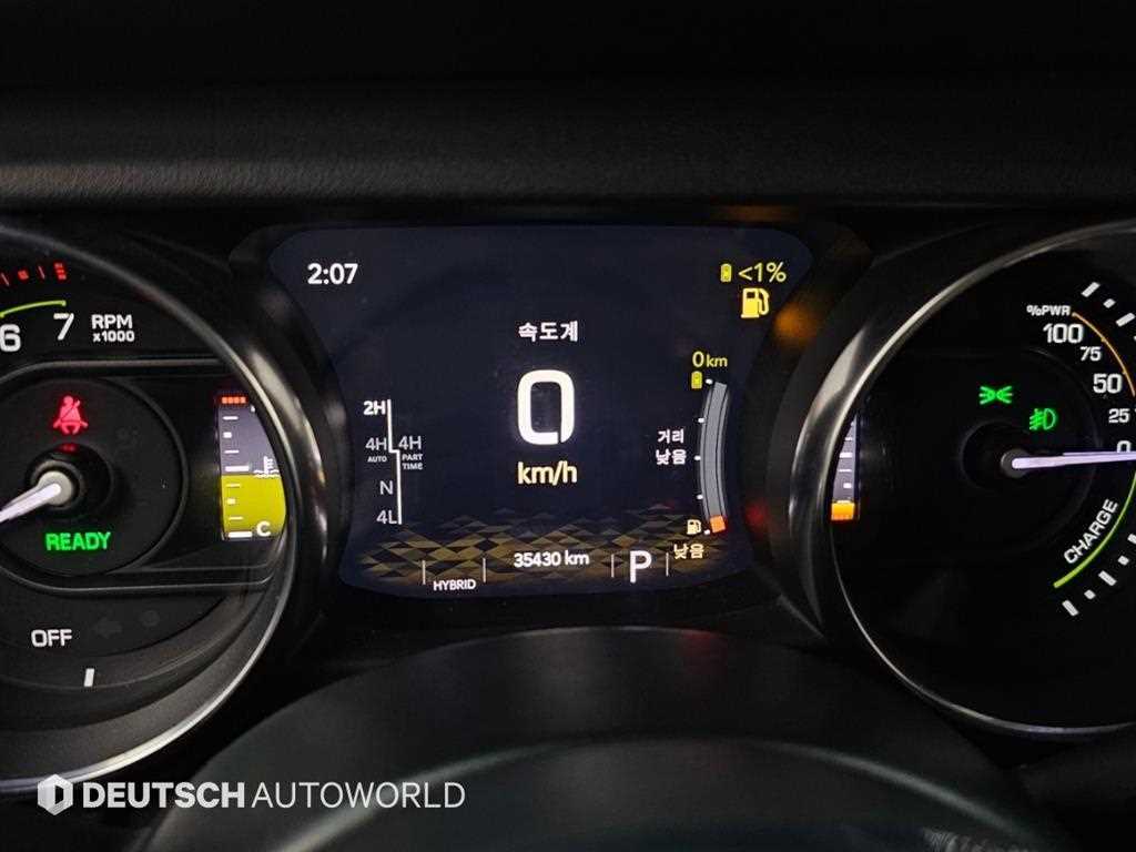 Jeep Wrangler — photo 08