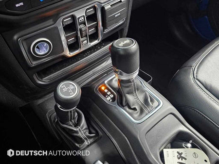 Jeep Wrangler — photo 09