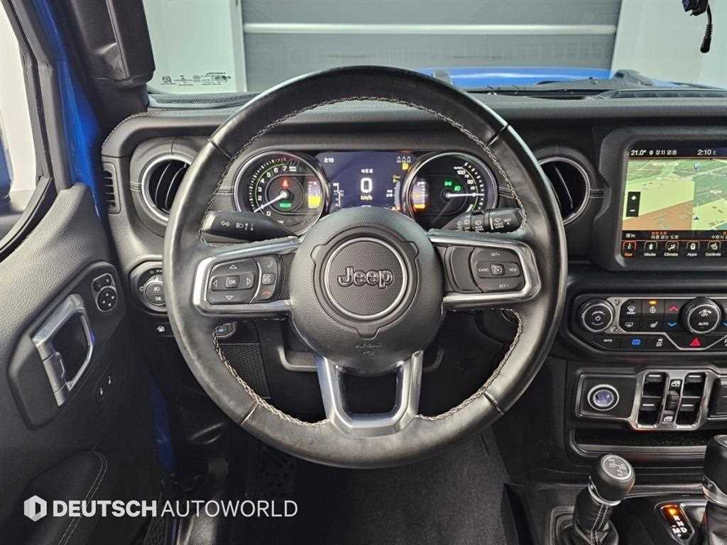 Jeep Wrangler — photo 13