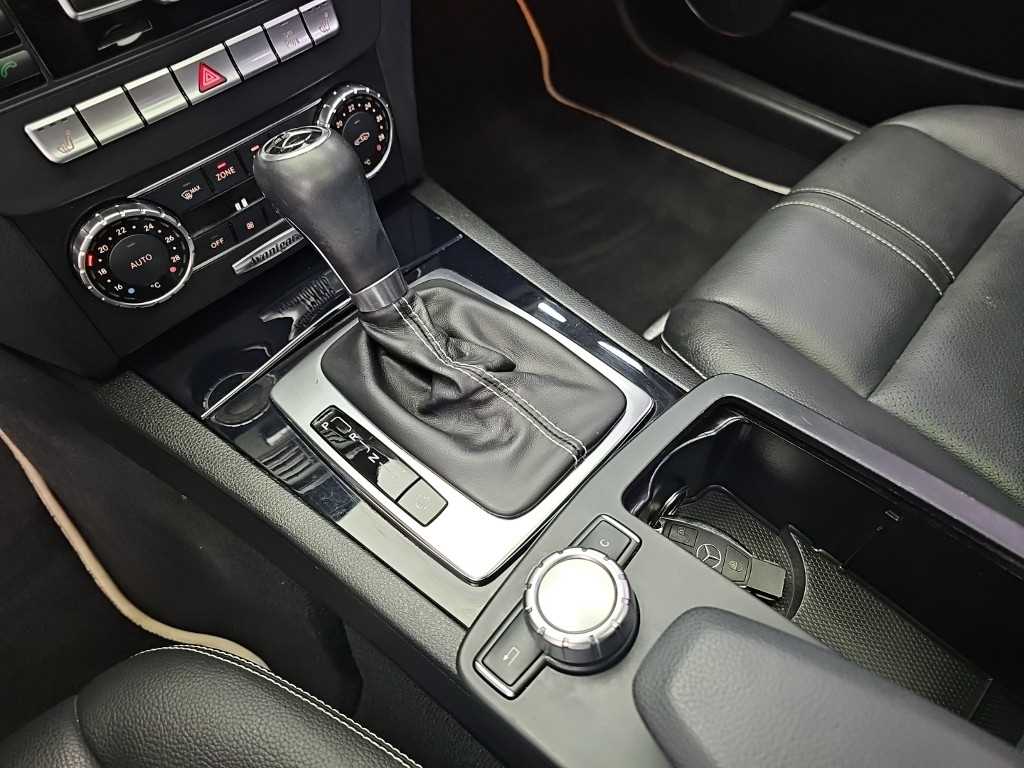Mercedes-Benz C-Class — photo 08