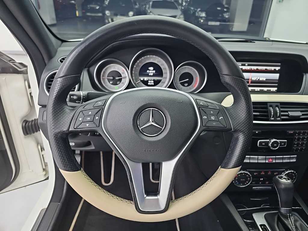 Mercedes-Benz C-Class — photo 09